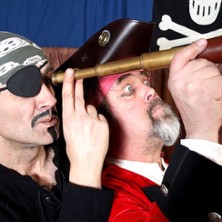 Mathom Theater: K&auml;pt&acute;n Knall und das Geheimnis der Schwarzen Socke