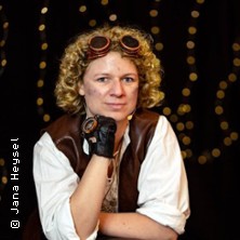 Auf Kurs? &ndash; Science Musical Show mit Jana Heysel