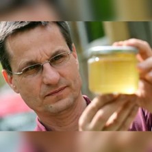 Bienen, die kleinsten Nutztiere - Bioland-Imker Christian Grune