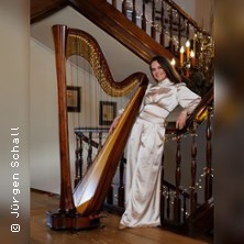 Weihnachtliche Kl&auml;nge mit Harfe & Gesang Annalena Storch