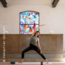 WineYoga in der CHURCH.