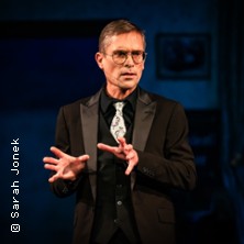 Dem Ingo wird die Oper erkl&auml;rt