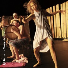 Tanzende Idioten - Staatstheater Stuttgart