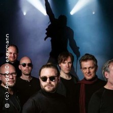 Legends Remastered plays Queen