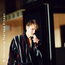 Irgendetwas ist passiert - Volksb&uuml;hne am Rosa-Luxemburg-Platz