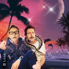 Tiere streicheln Menschen