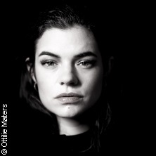 FEMME SCHMIDT
