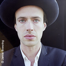 Finn Andrews