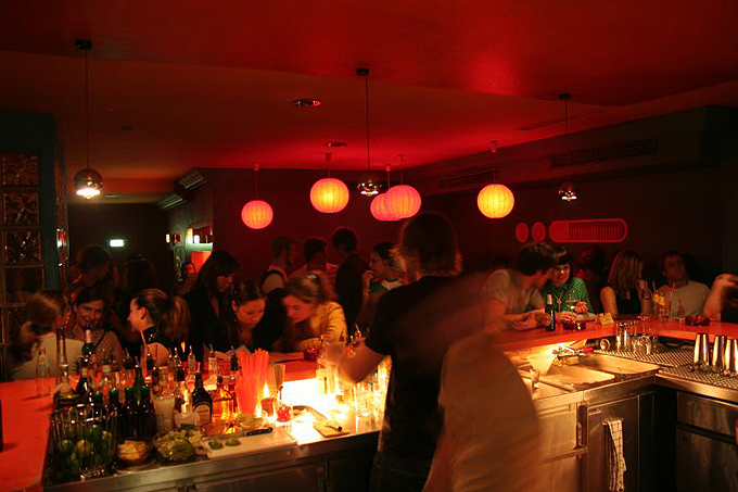 Atomic Caf&eacute;