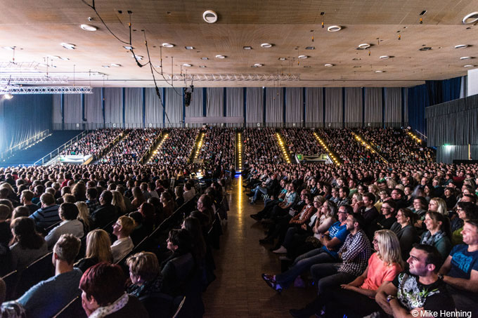 Grugahalle - Veranstaltungsfl&auml;che mit Besuchern