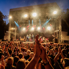 Freilichtb&uuml;hne Gro&szlig;er Garten Junge Garde